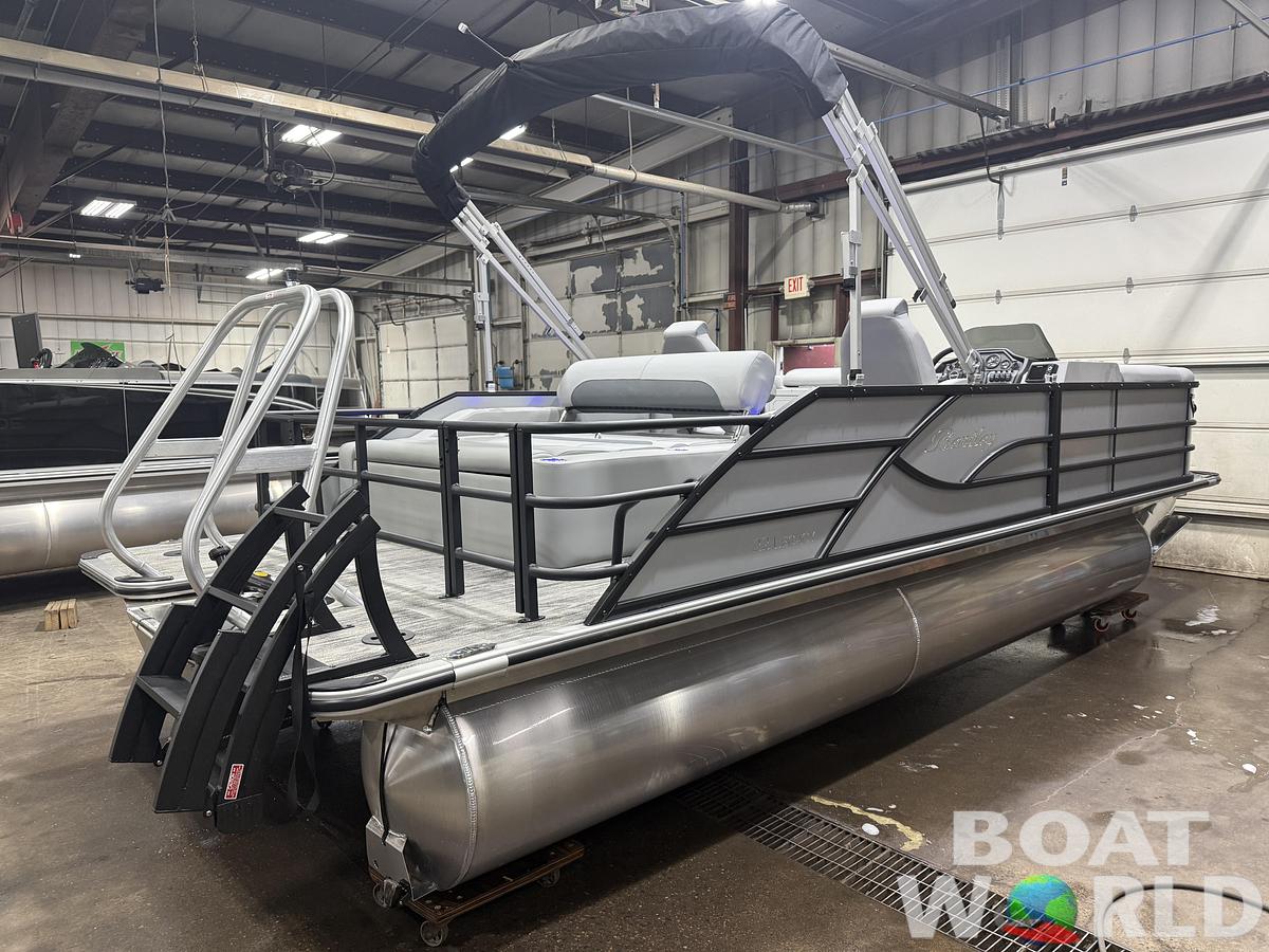 2026 Bentley Pontoons Legacy 220 Swingback 