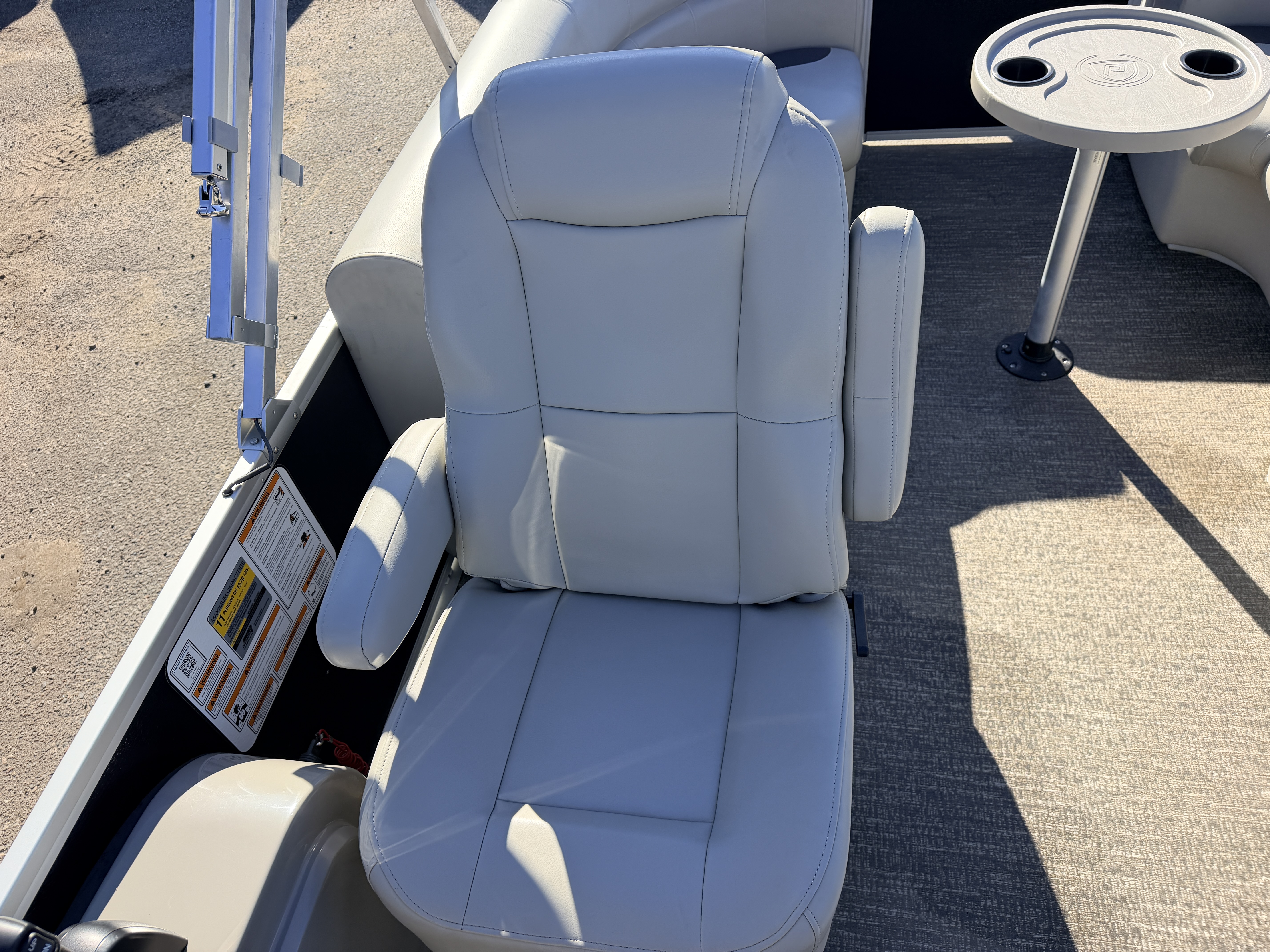 Used 2022 Premier 230 SunSpree RF & 116HP Yamaha 4Stroke -$34,995