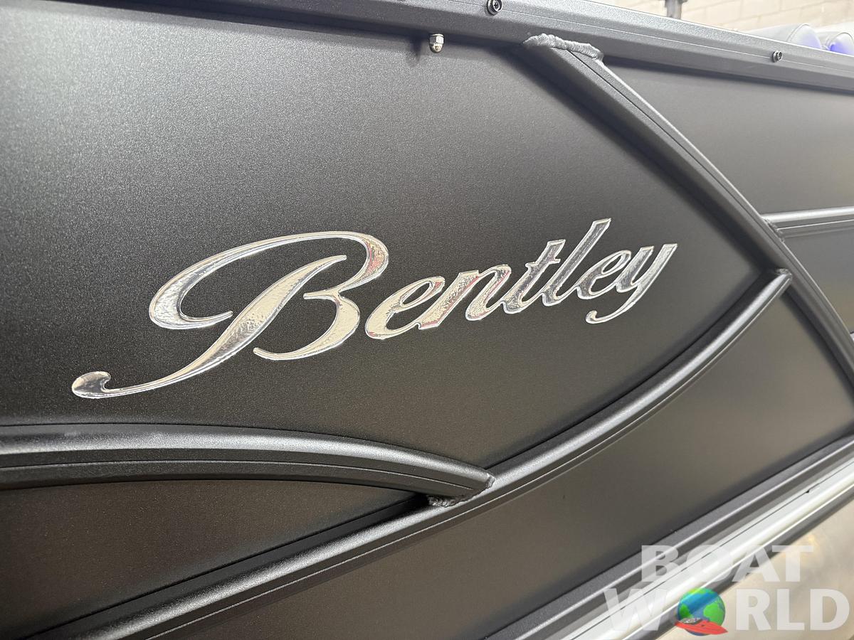 2026 Bentley Pontoons Legacy 220 Swingback & 4-Stroke EFI