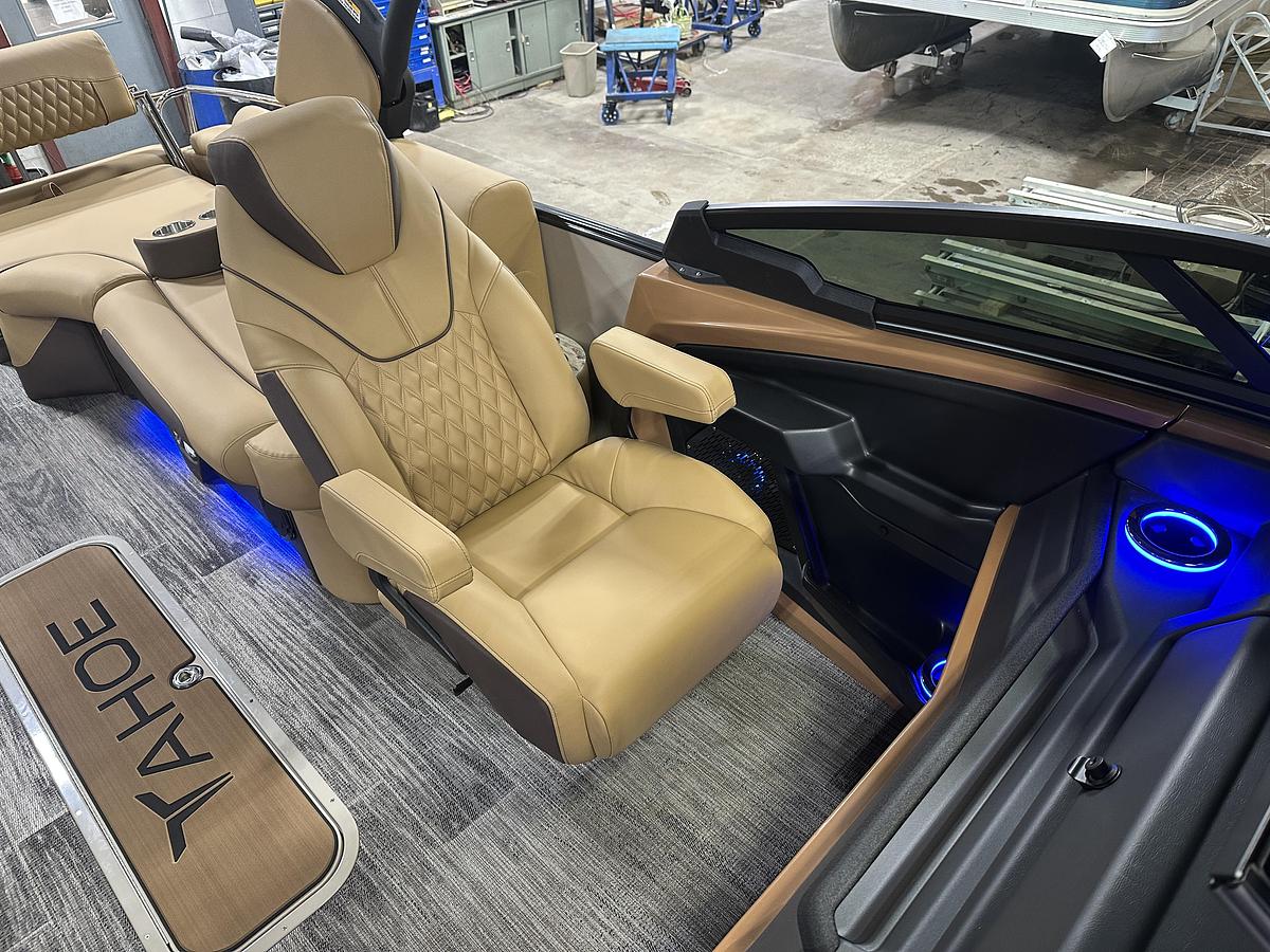 2025 Tahoe Pontoons Grand Tahoe 2585 Quad Lounge Windshield Tritoon & Mercury 400HP V10
