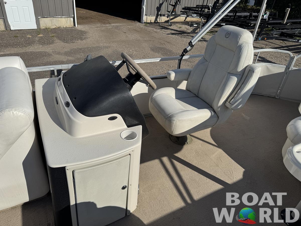 Used 2007 Premier  225 SunSation Pontoon