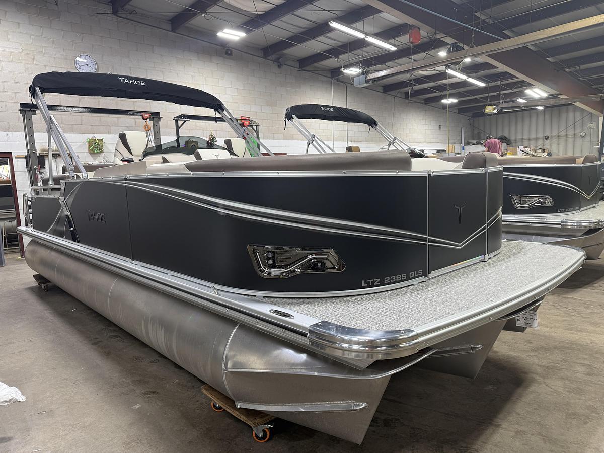 2025 Tahoe Pontoons LTZ 2385 Quad Lounge Shift SS Tritoon & Honda 4-Stroke EFI