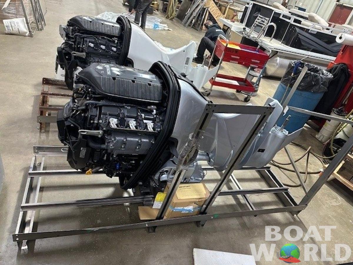 2025 Honda Marine Twin 250HP New 30"