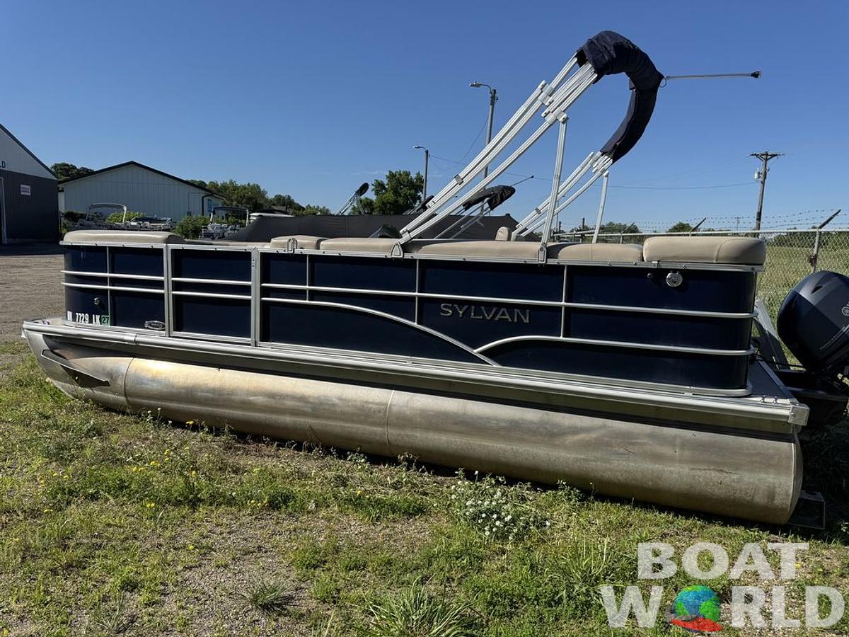 Used 2016 Sylvan 820 Cruise Pontoon