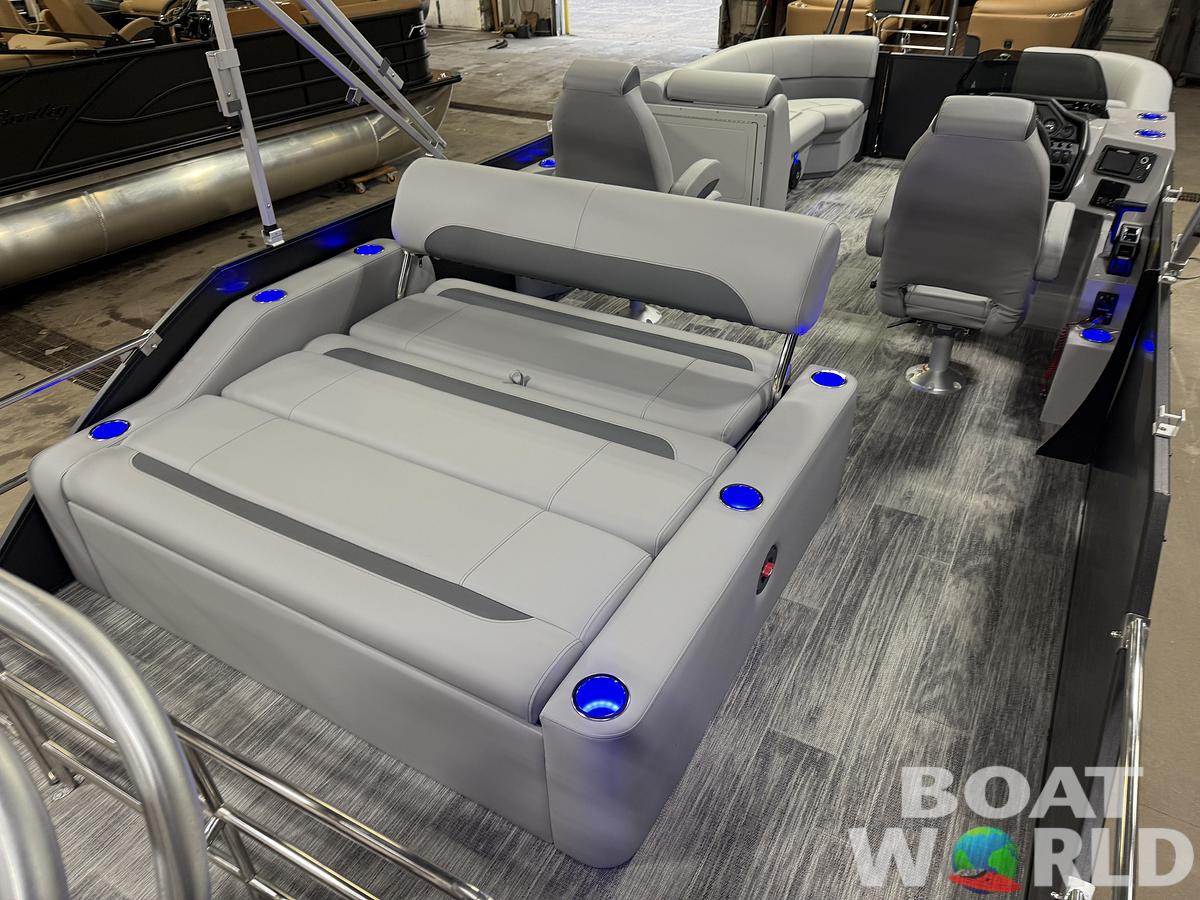 2026 Bentley Pontoons Legacy 220 Swingback & 4-Stroke EFI