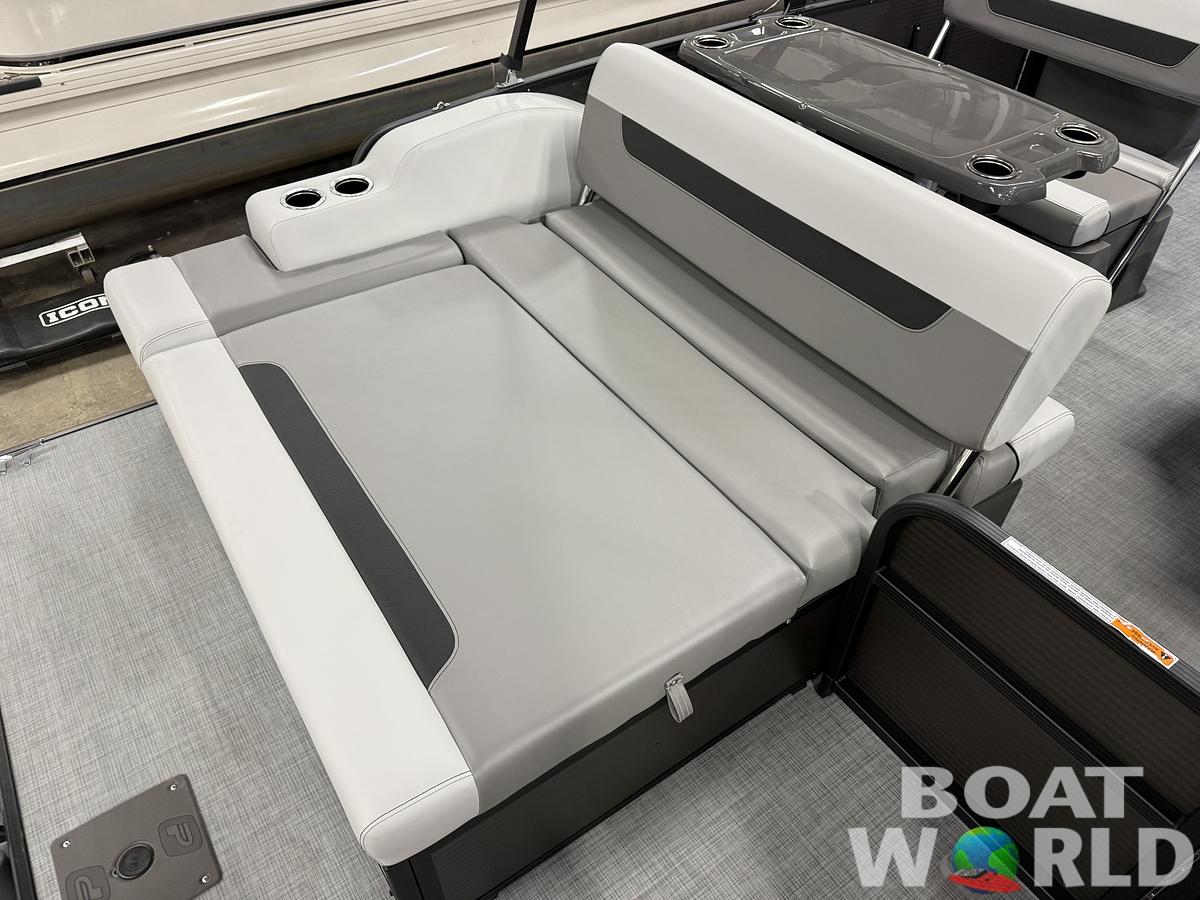 2026 Princecraft Vectra 23 RL Dinette Swingback Pontoon