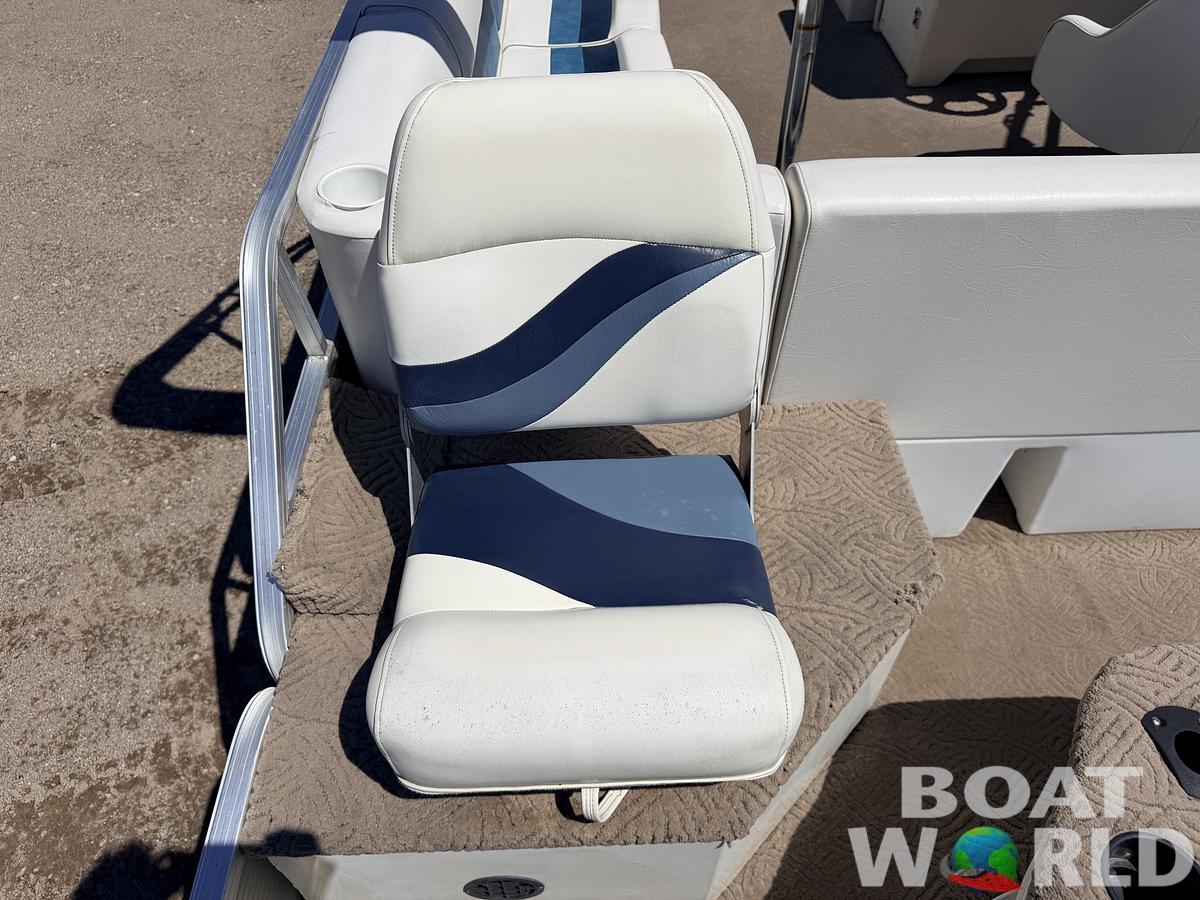 Used 2001 Lowe SunCruiser Trinidad 204 & 50HP Mercury 4Stroke -$11,995