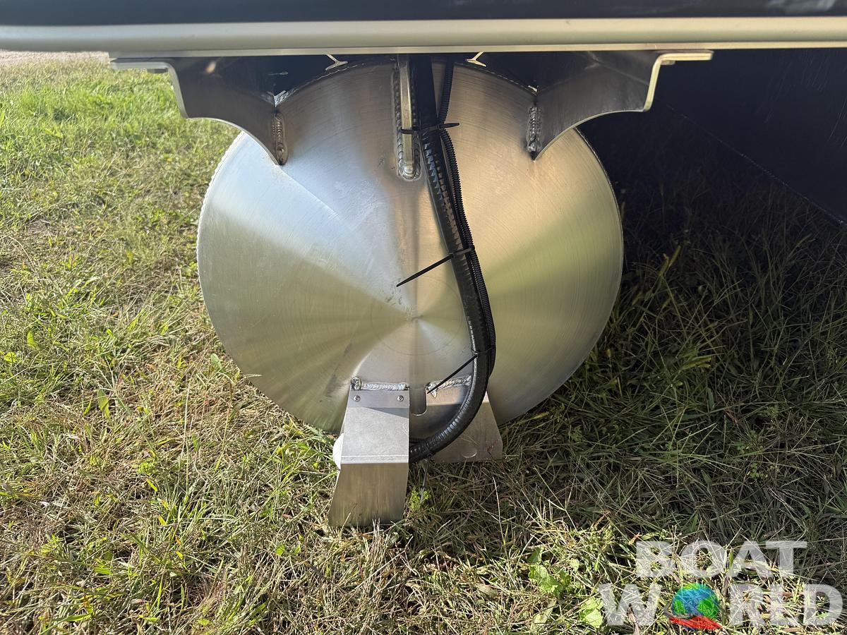 2026 Bentley Pontoons Legacy 220 Swingback & Honda 4-Stroke EFI