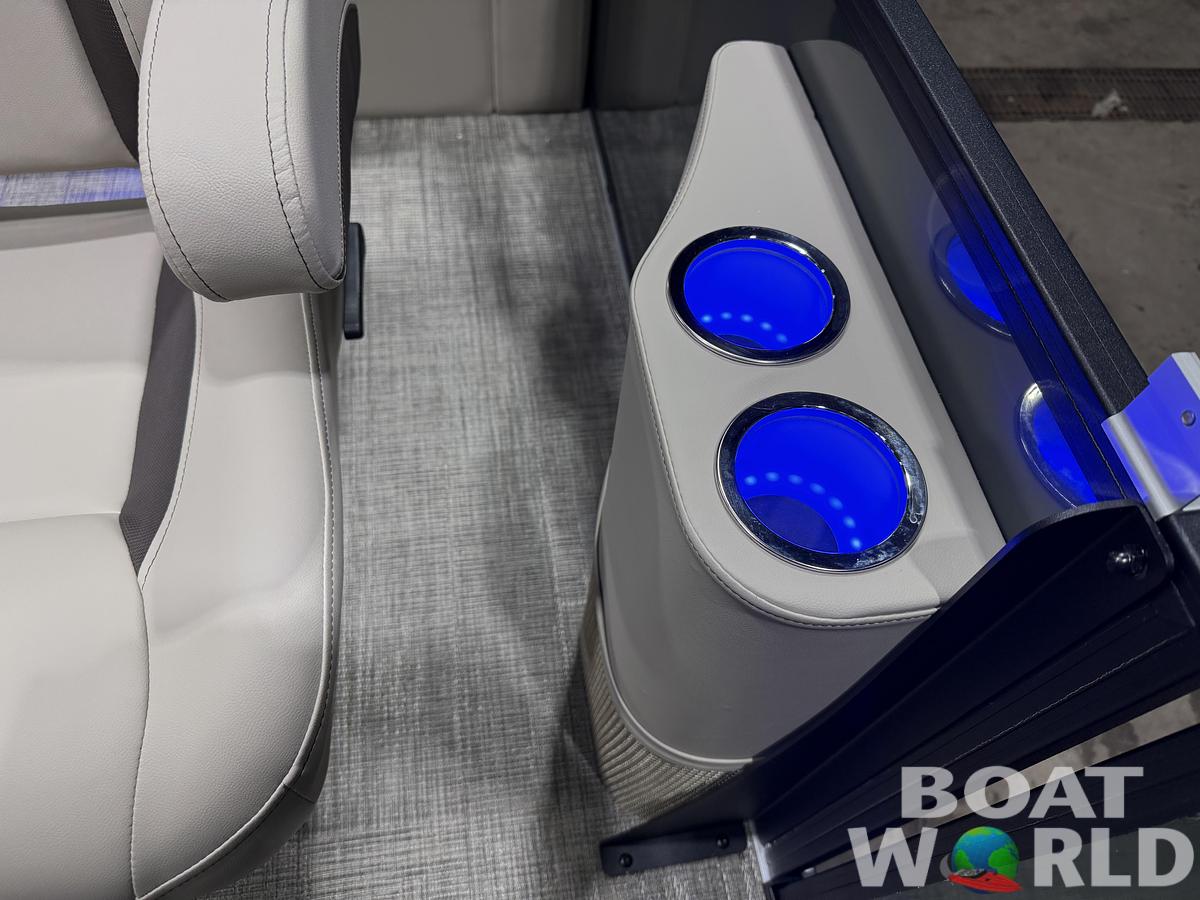 2026 Bentley Pontoons Legacy 220 Swingback