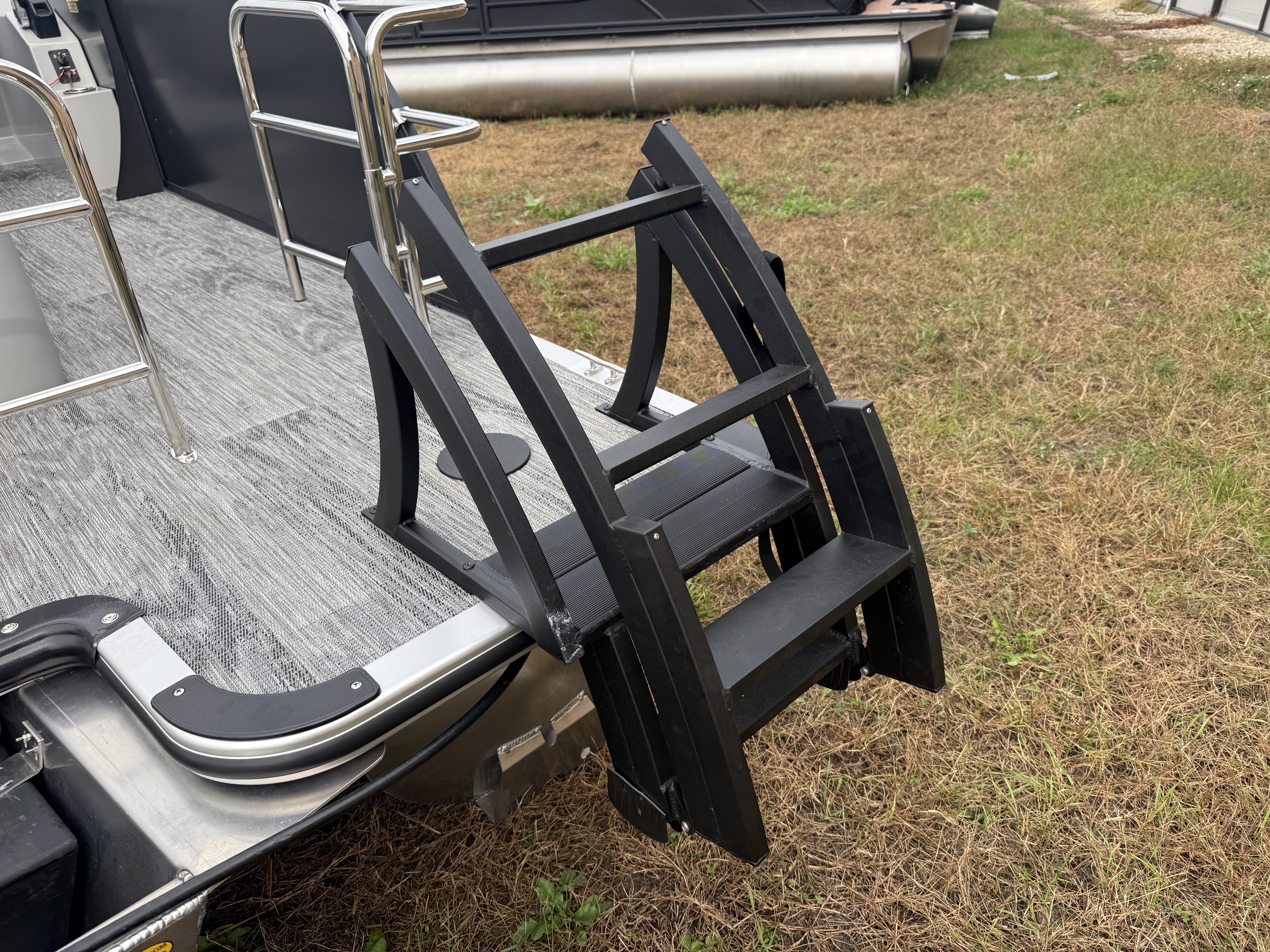 2025 Bentley Pontoons Legacy 200 Swingback