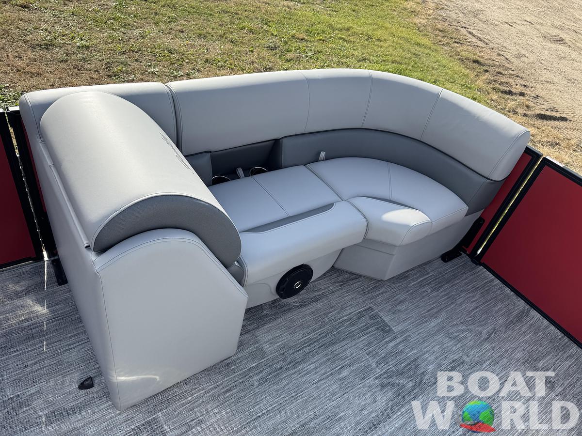 2026 Bentley Pontoons Legacy 200 Swingback