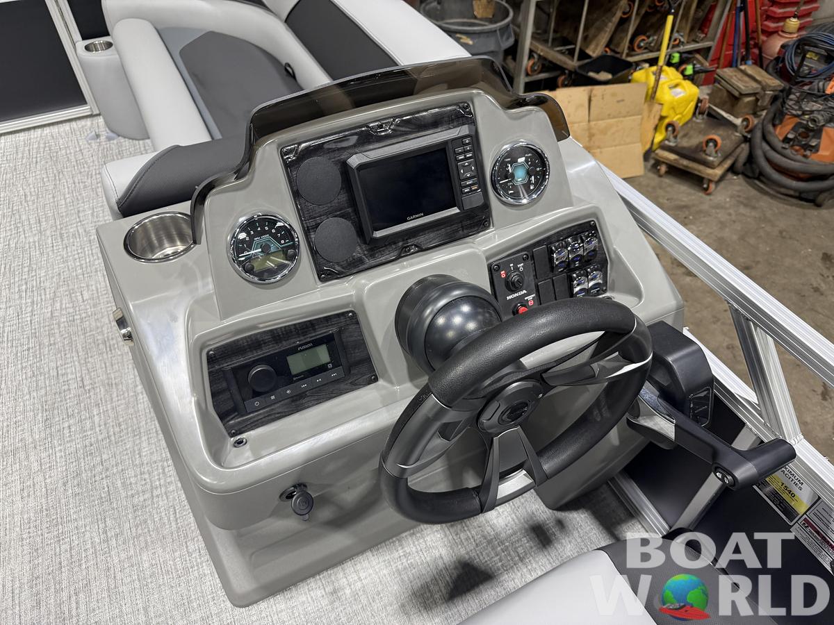 2026 Tahoe Sport VRB 2385 Swingback & 4-Stroke $34995