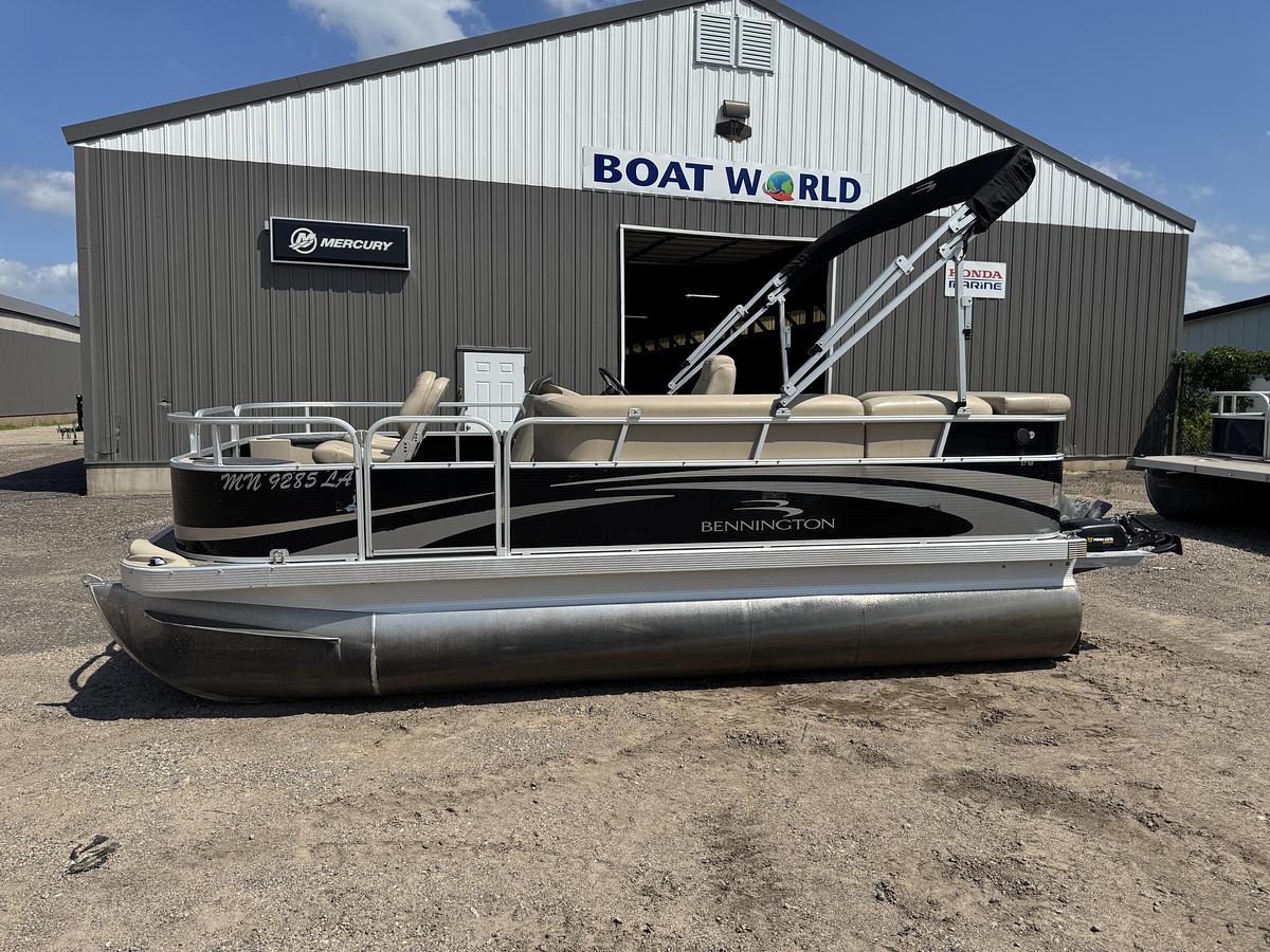 Used 2013 Bennington 17SF