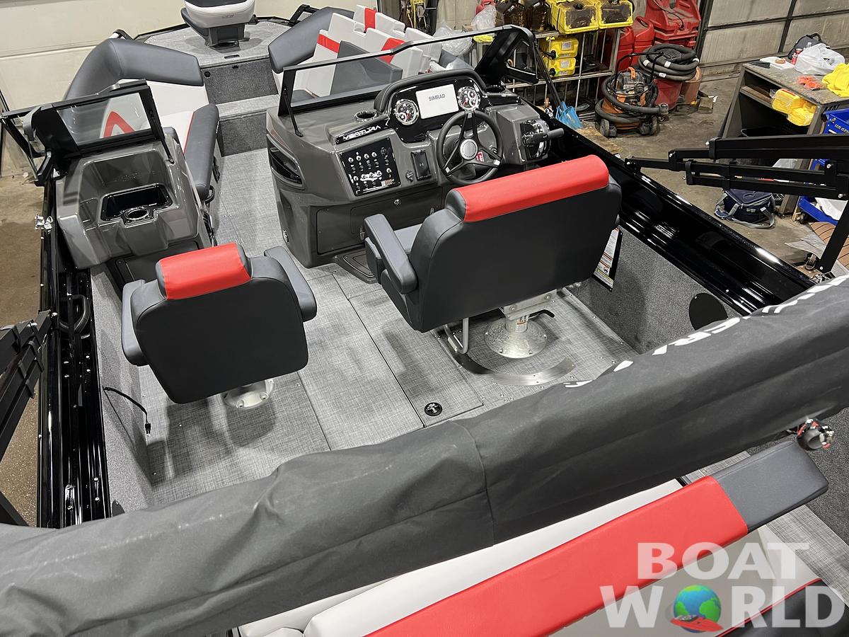 2026 Princecraft Ventura 230 WRL Swingback Deckboat