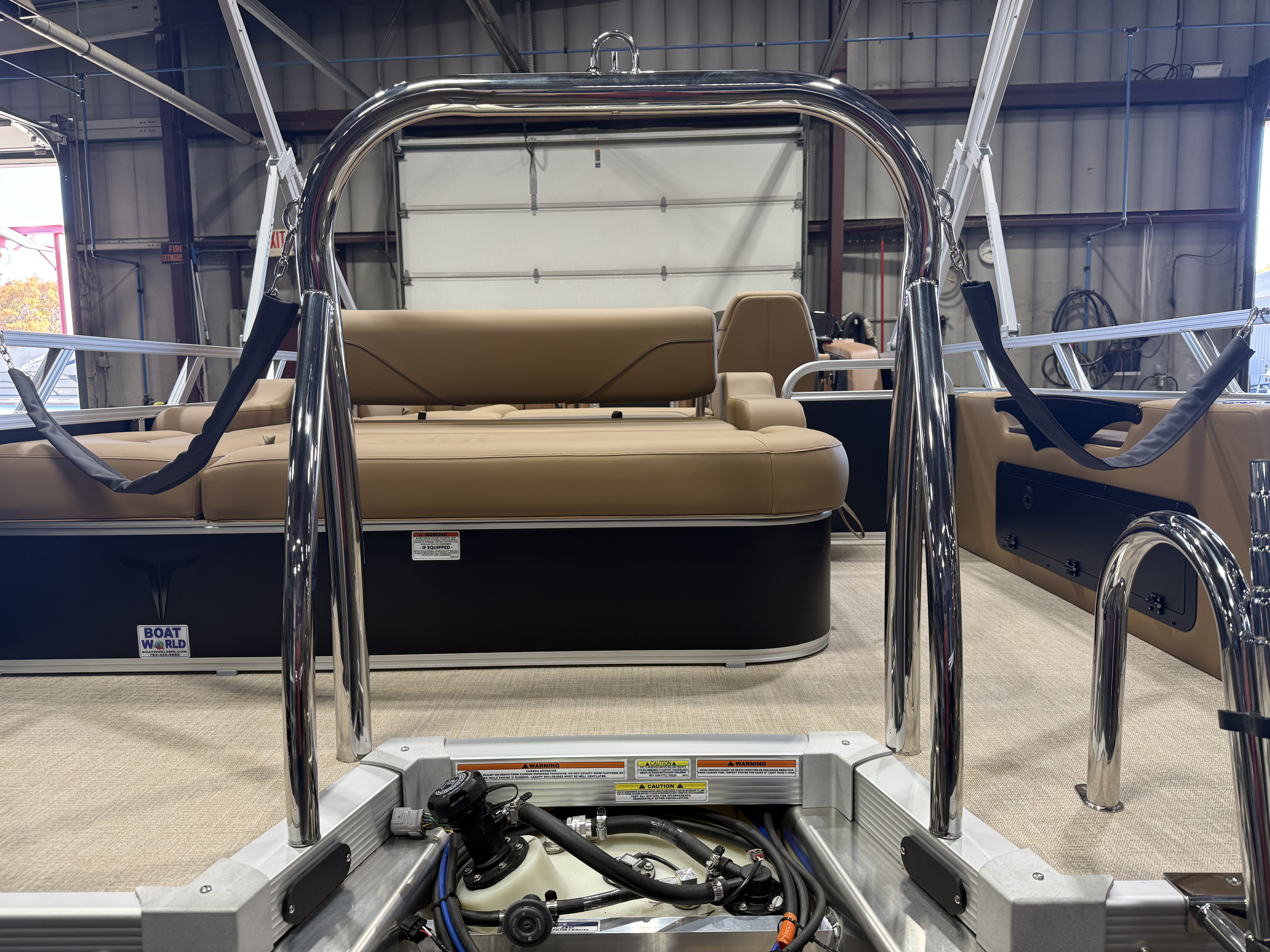 2027 Tahoe Sport VRB Premium 2385 Swingback & 4-Stroke $37995
