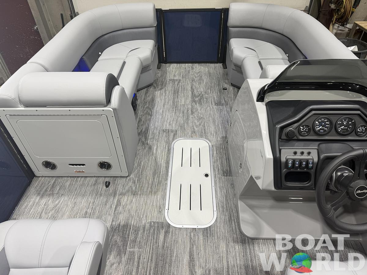 2026 Bentley 223 Navigator Quad Lounge Tritoon $50995