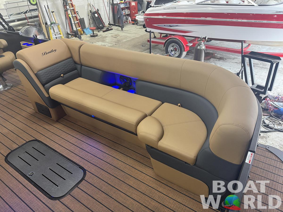 2027 Bentley 300HP Elite 253 Swingback Tritoon $79,995