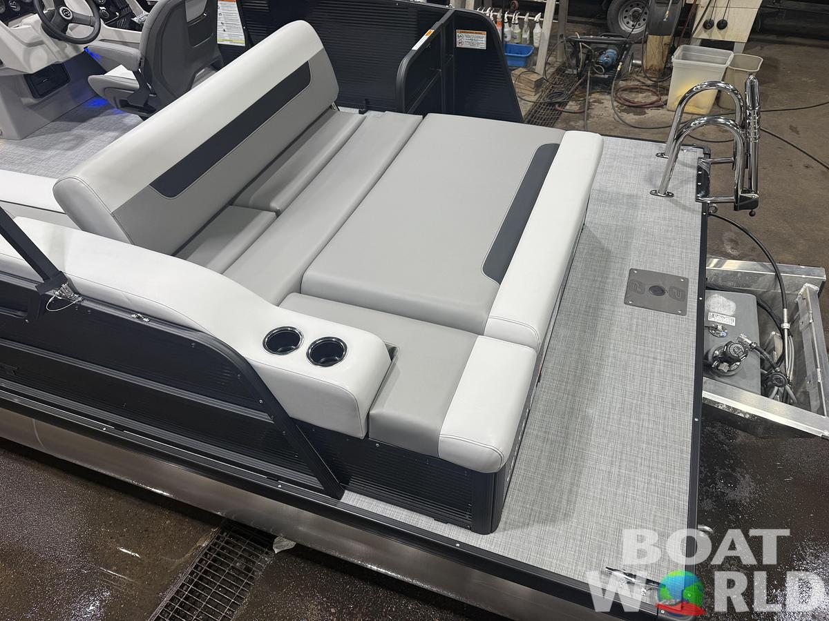 2026 Princecraft Vectra 23 RL Swingback Lounge Pontoon