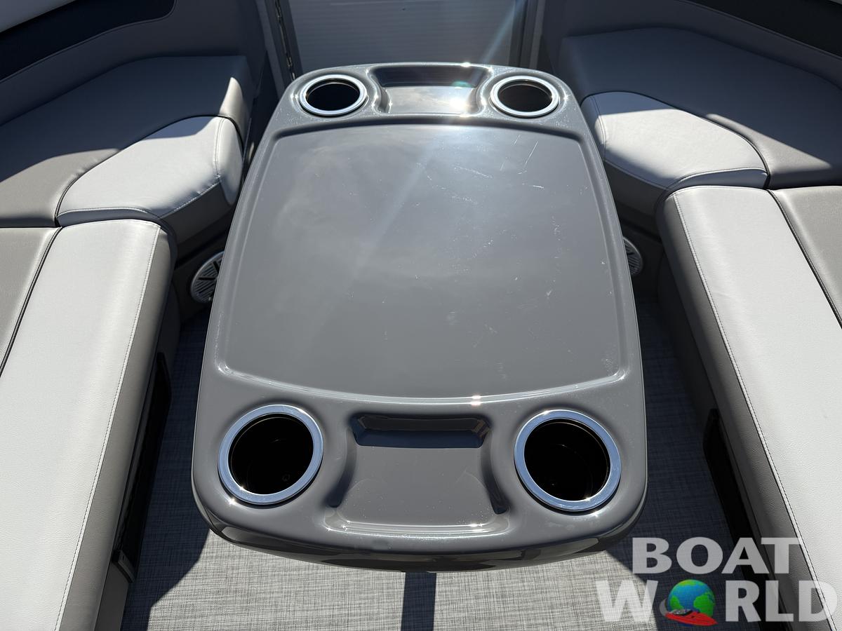 2026 Princecraft Vectra 23 RL SS Swingback Pontoon & Mercury 4-Stroke EFI