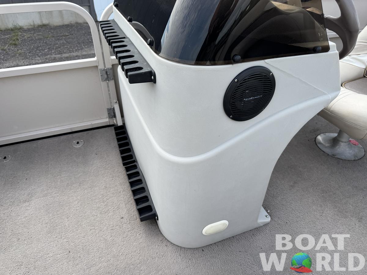 Used 1999 Crestliner 2485 LSI