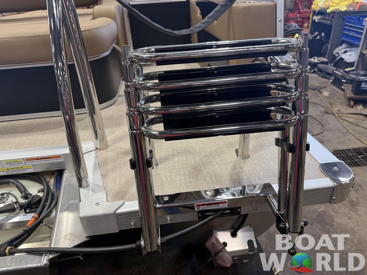 2027 Tahoe Sport VRB Premium 2385 Swingback & 4-Stroke $37995
