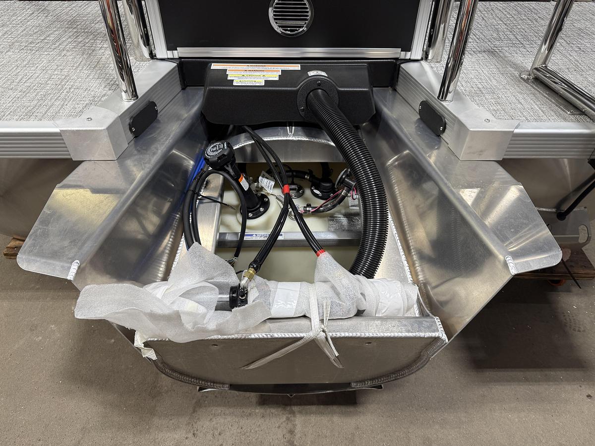 2025 Tahoe Pontoons LTZ 2385 Quad Lounge Shift SS Tritoon & Honda 4-Stroke EFI