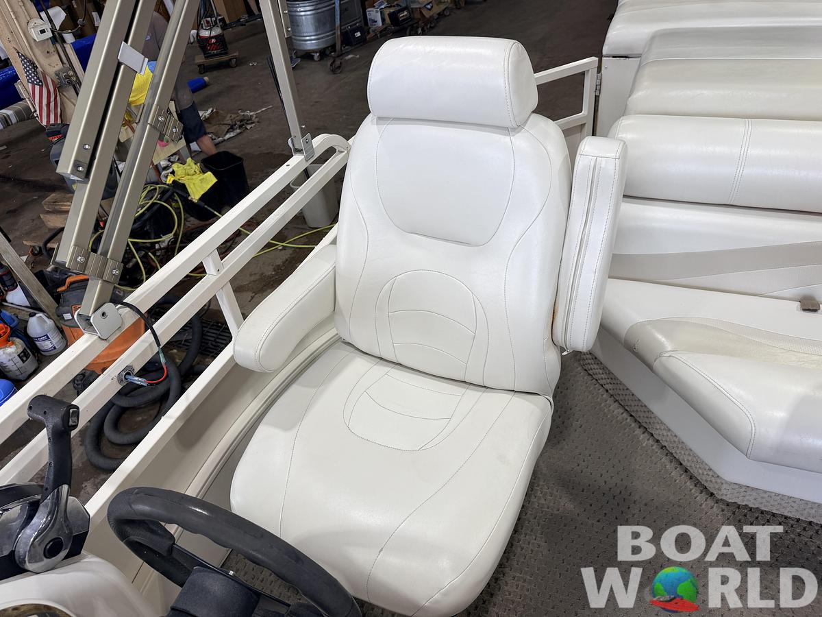 Used 2004 Starcraft 226 Elite & 50HP Mercury 4Stroke EFI -$14,995
