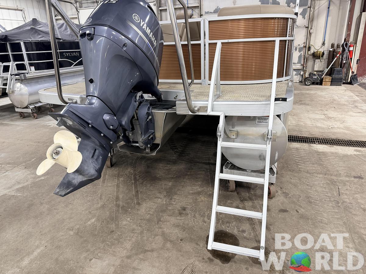 Used 2020 Bennington 22S Quad Lounge Pontoon