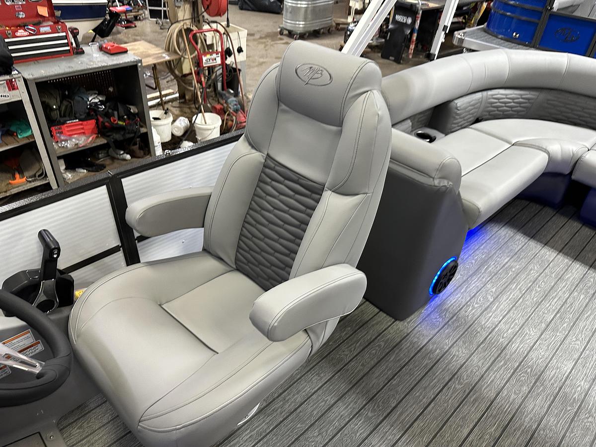 2023 Montego Bay TT8524 Quad Lounge 225HP Honda Tritoon Pontoon