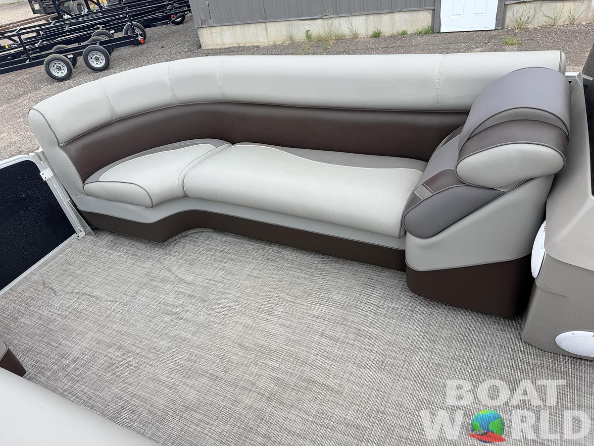 Used 2016 Premier 220 SunSpree & 50HP Honda 4Stroke -$24,995