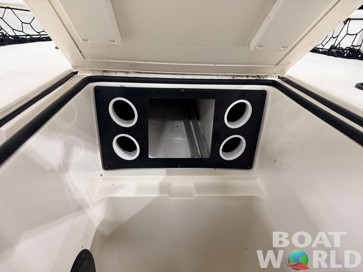 Used 2016 Larson FX 1850 DC Fiberglass Fishing Boat