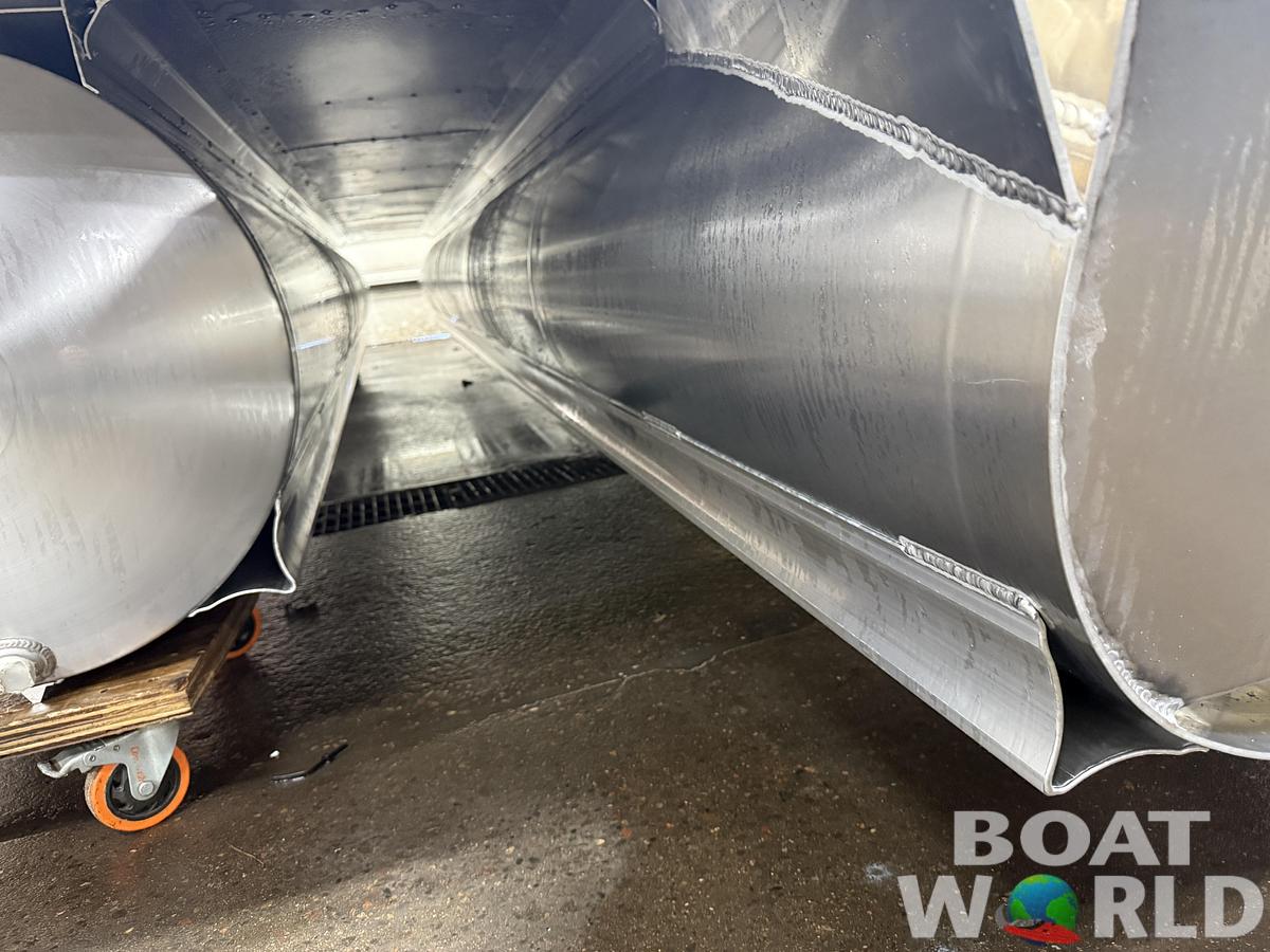 2026 Tahoe Pontoons Sport 2385 Swingback (VRB) Tritoon