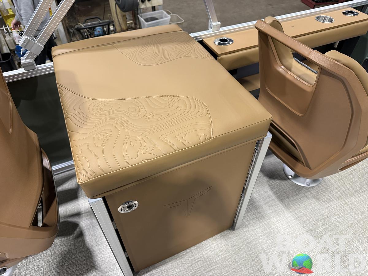 2026 Tahoe Pontoons GEOfish 2385 Rear Fish Tritoon 