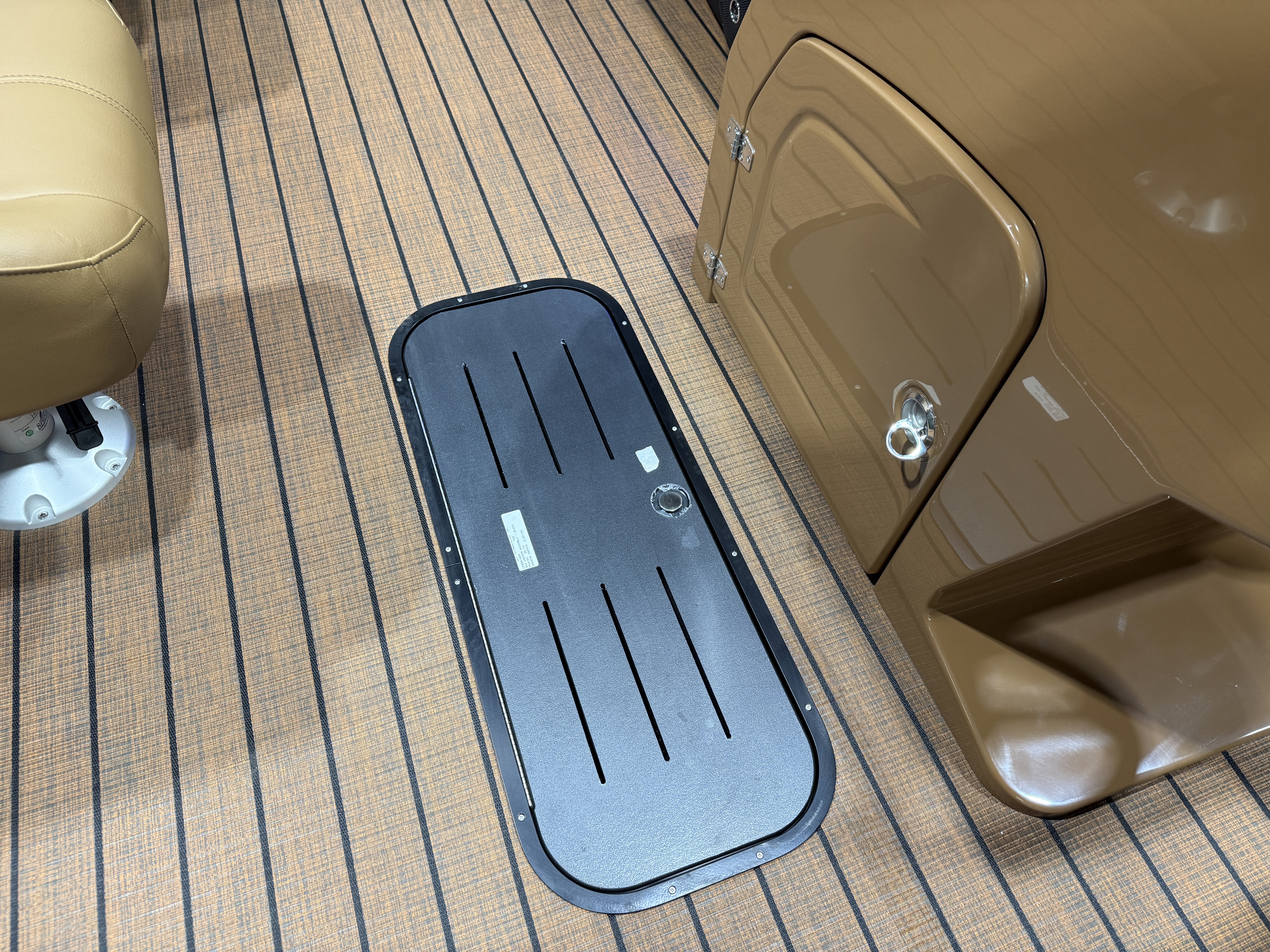 2026 Bentley Legacy 223 Navigator DL Quad Lounge Tritoon $51995