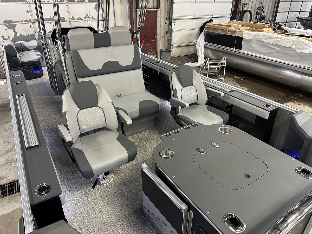 2025 Tahoe Pontoons GEOfish CRF 2585 Tritoon & 225HP Outboard