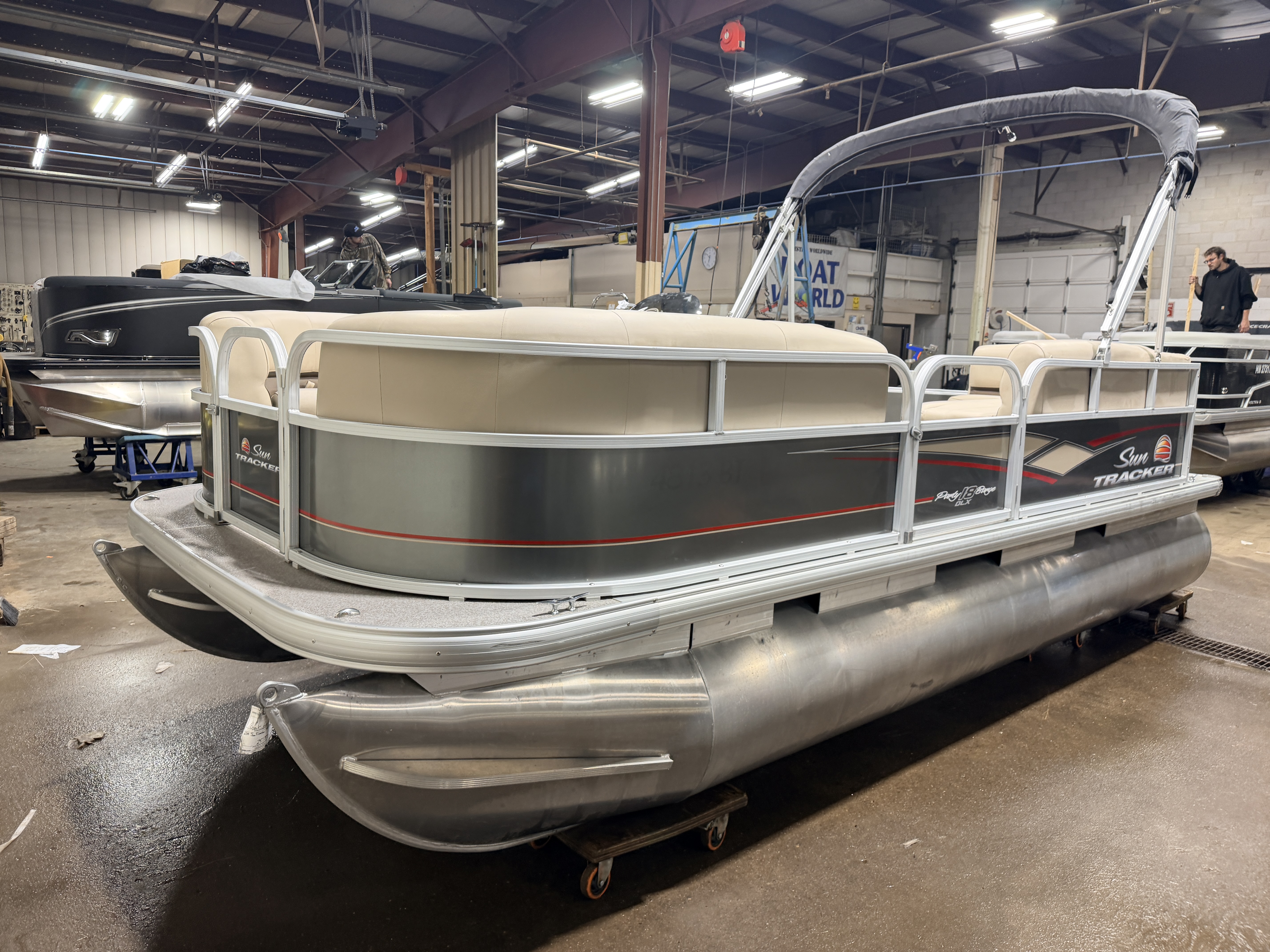 Used 2019 Sun Tracker Party Barge 18 DLX & 75HP Mercury 4Stroke -$21,995
