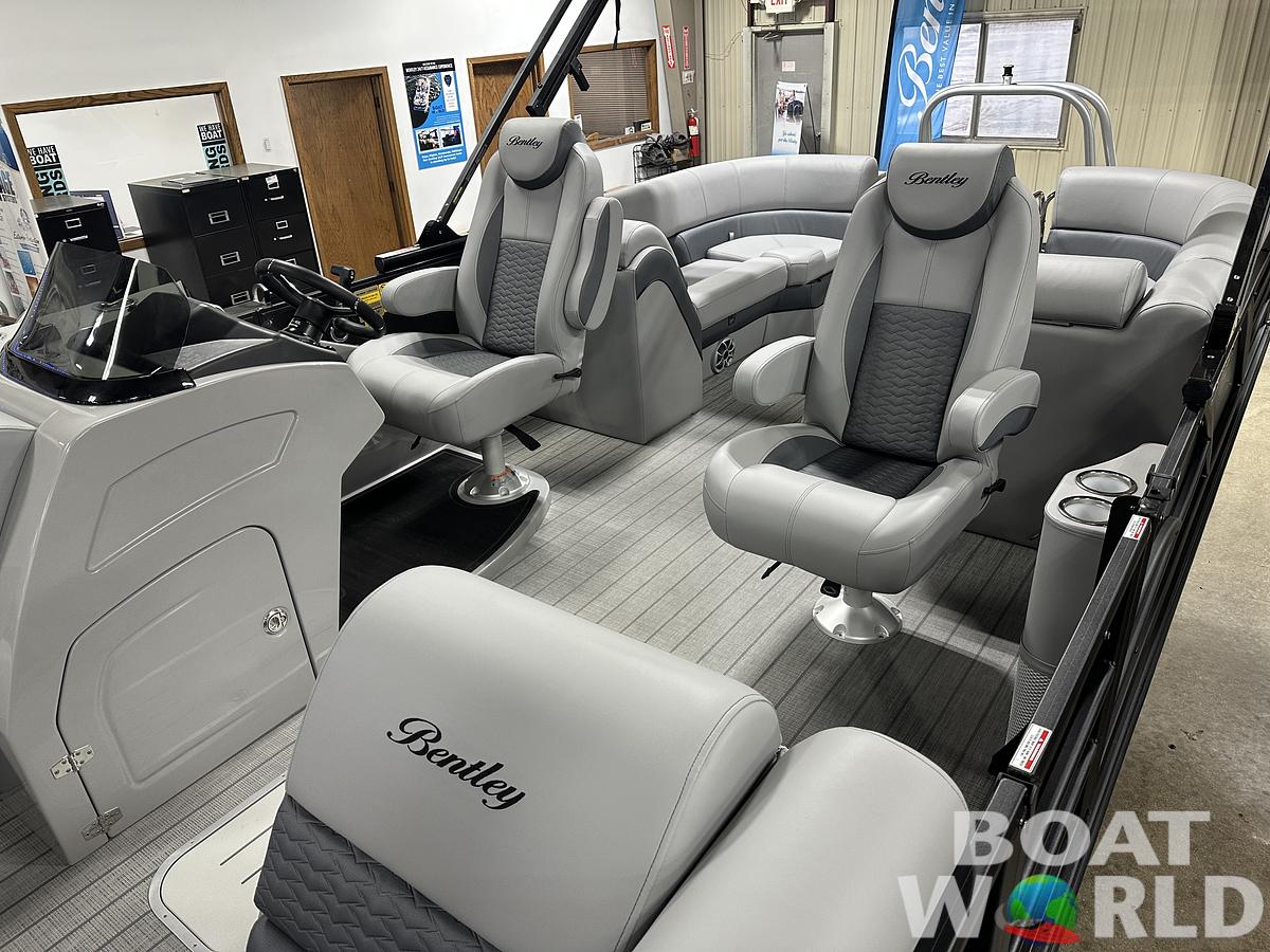 2025 Bentley Pontoons Elite 223 Admiral Quad Lounge Tritoon & Honda 4-Stroke EFI