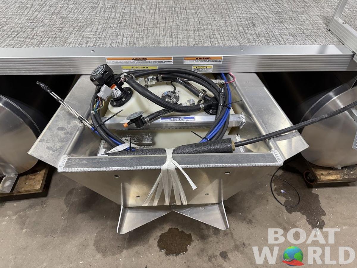 2025 Tahoe Pontoons Aura 2185 Quad Lounge & 90HP 4-Stroke EFI