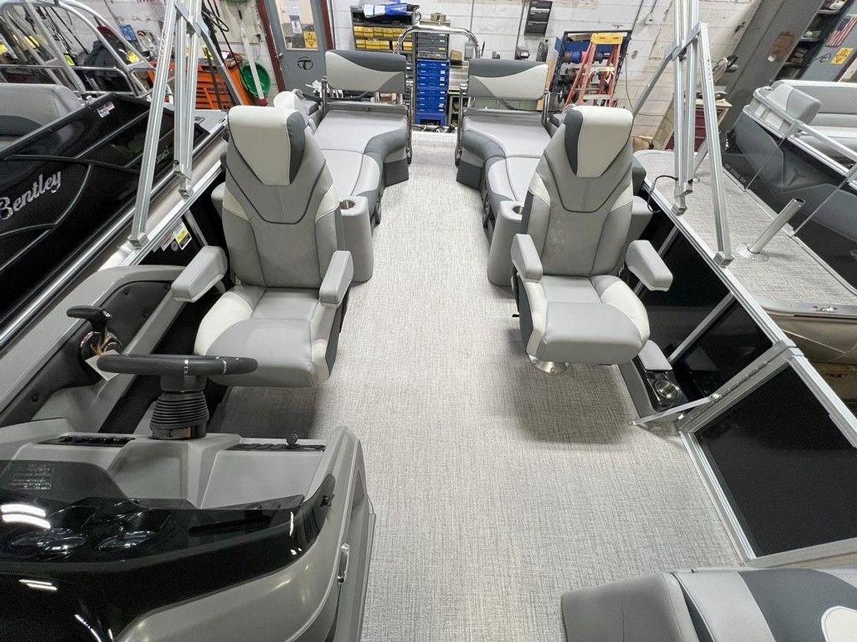 2025 Tahoe Pontoons LTZ 2385 Quad Lounge Shift SS & Honda 4-Stroke EFI