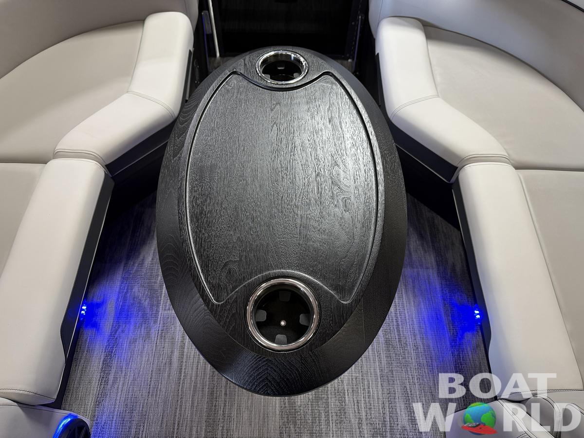 2026 Montego Bay 8522 DL Quad Lounge Tritoon