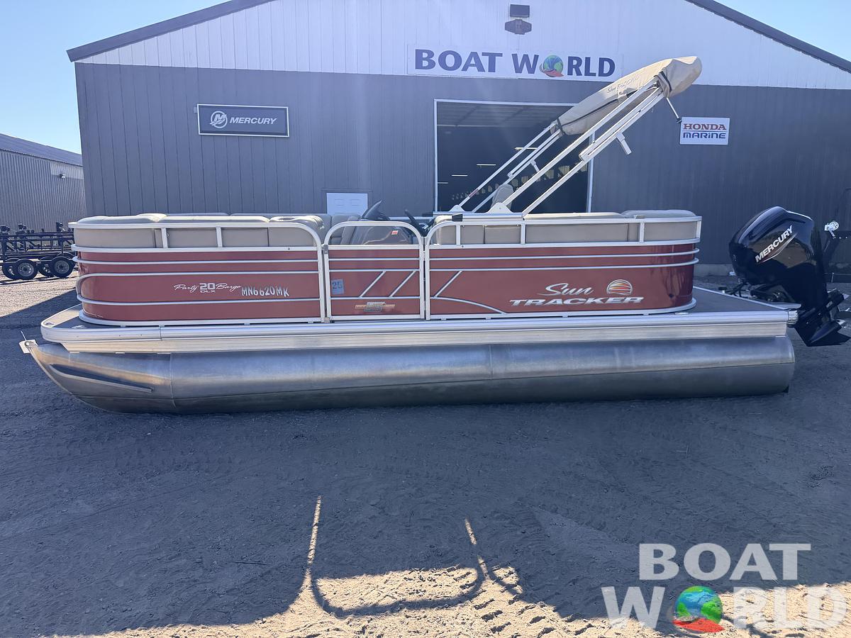 Used 2023 Sun Tracker Party Barge 20 DLX & 90HP Mercury 4Stroke -$27,995