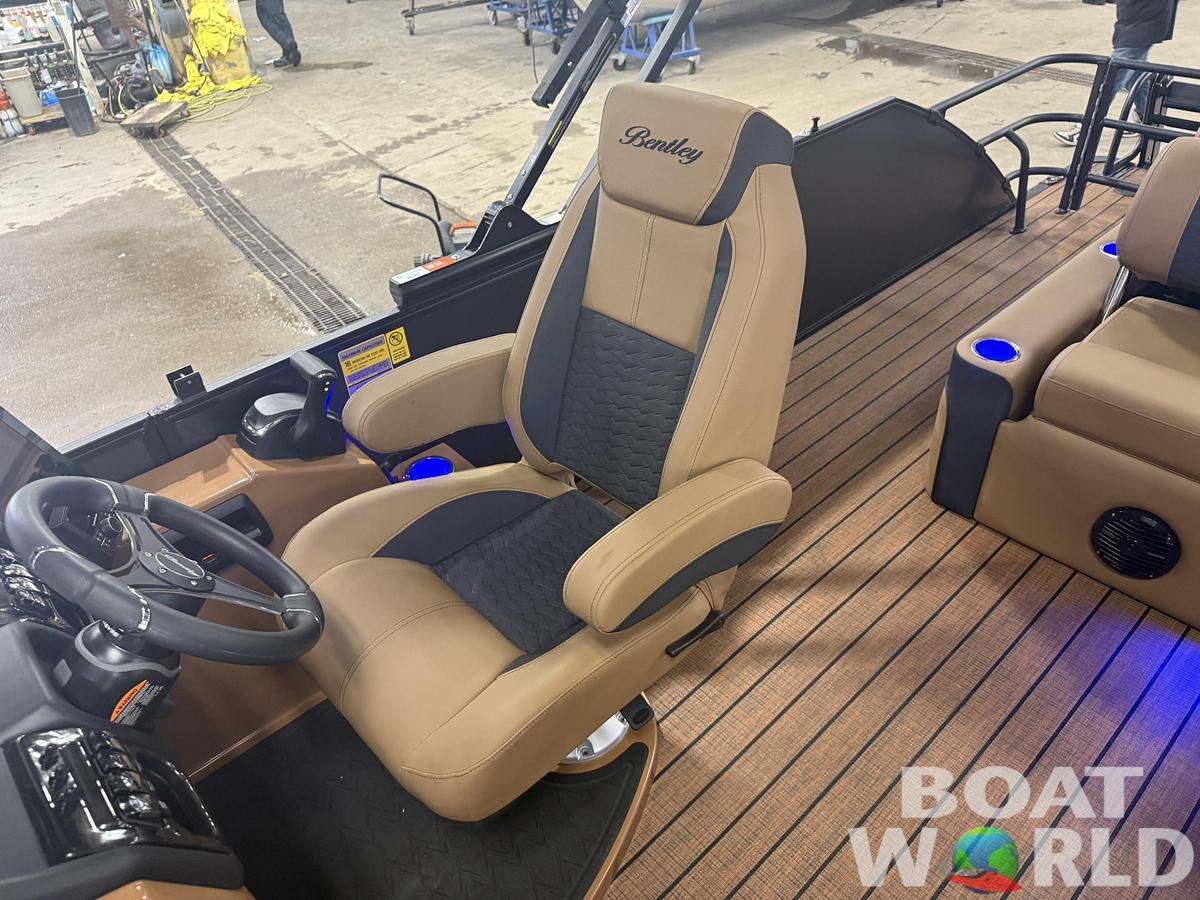 2027 Bentley 300HP Elite 253 Swingback Tritoon $79,995