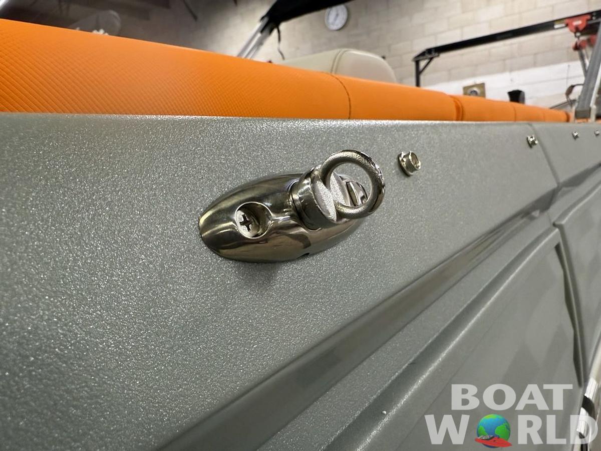 2025 Tahoe Pontoons Aura 2185 Quad Lounge & 90HP 4-Stroke EFI