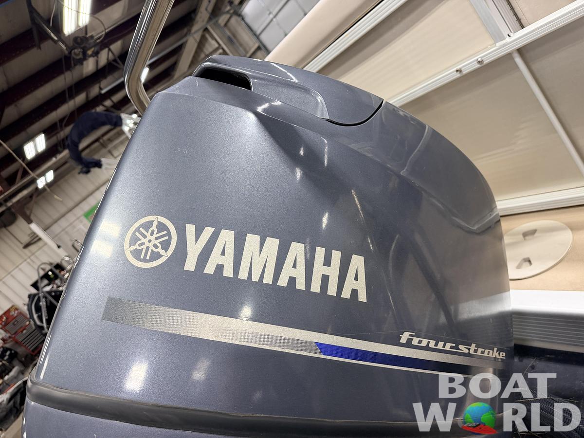 Used 2014 Bennington 21 SLX & 90HP Yamaha 4Stroke -$19,995
