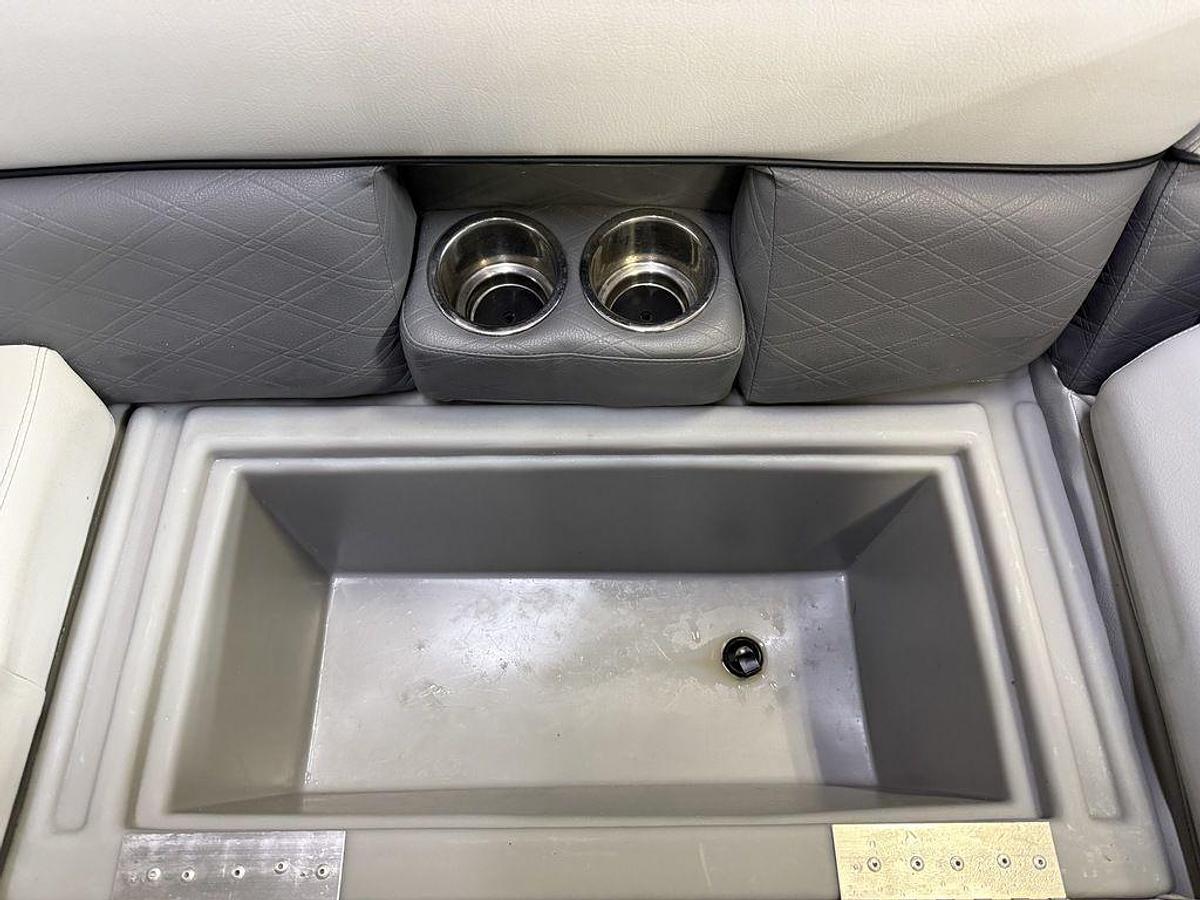 Used 2020 Bentley Pontoons Legacy 223 Navigator Quad Lounge Tritoon & Suzuki 140HP 4-Stroke EFI