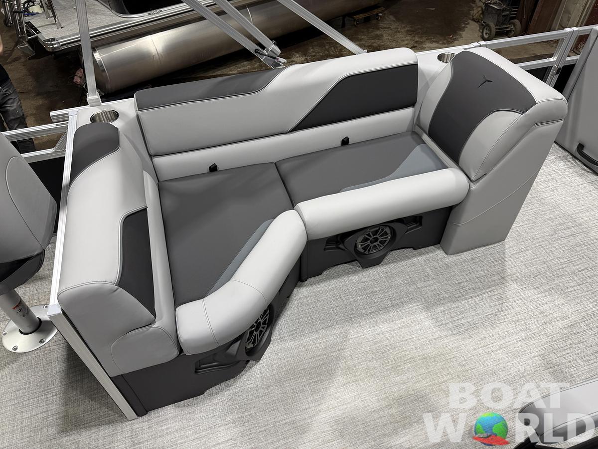 2026 Tahoe Sport Rear Fish 2180 & 4-Stroke $31995