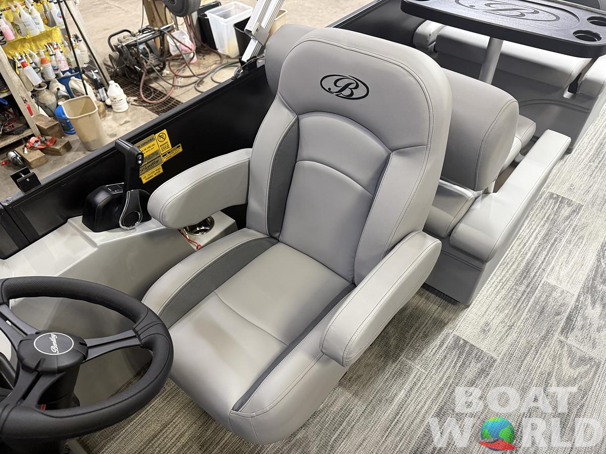 2026 Bentley Pontoons Legacy 220 QSB Swingback & 4-Stroke EFI