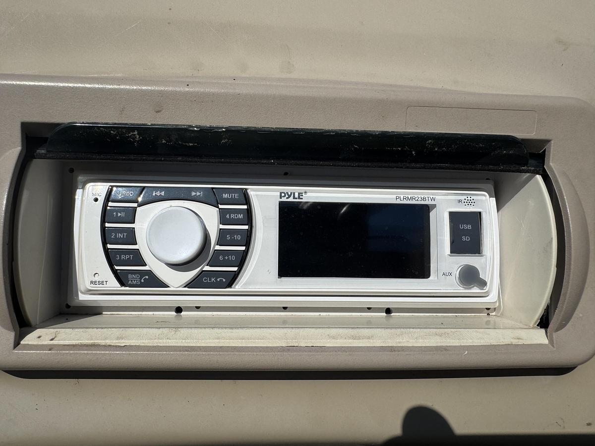 Used 2013 Bennington 17SF