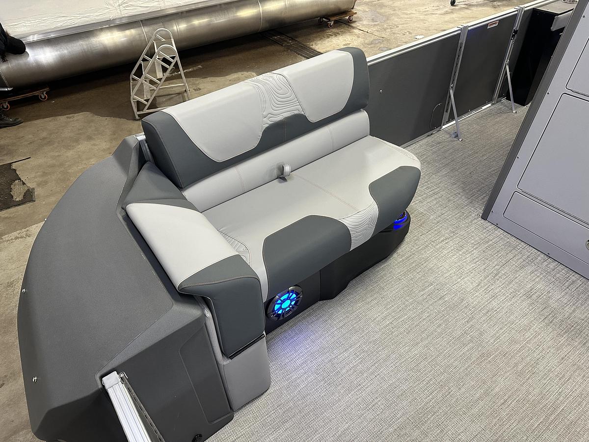 2025 Tahoe Pontoons GEOfish CRF 2585 Tritoon & 225HP Outboard