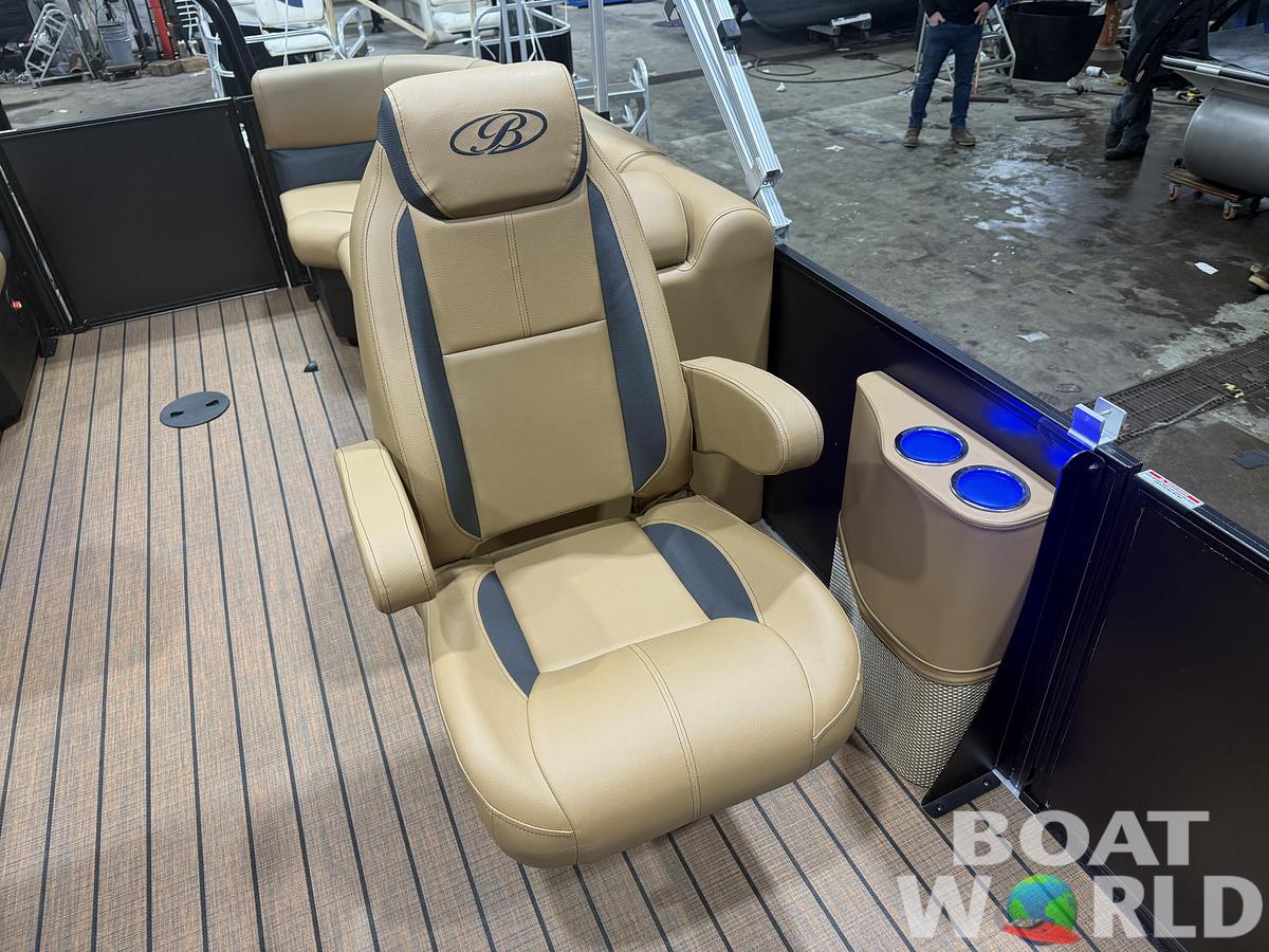 2026 Bentley Pontoons Legacy 220 Navigator Quad Lounge